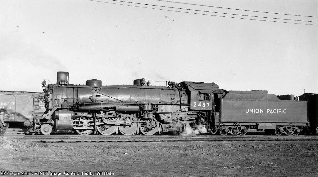 Union Pacific 2-8-2 2487